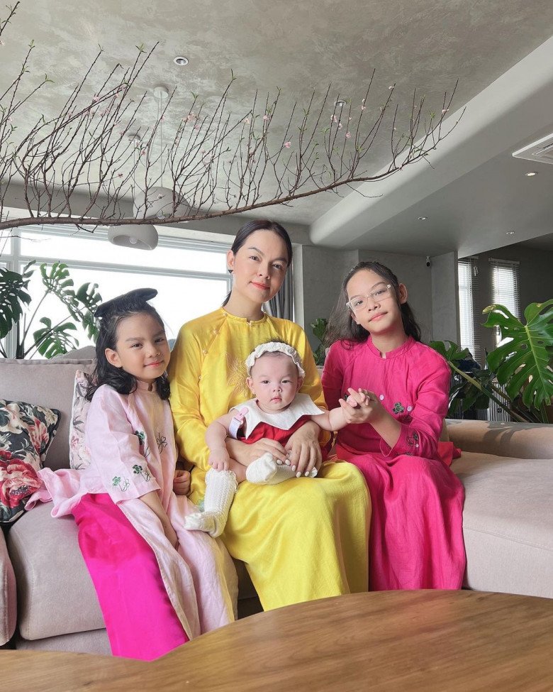 Con gái cao hơn Hoa hậu của Phạm Quỳnh Anh đón Tết bên mẹ, khoe nhan sắc xinh như ngọc