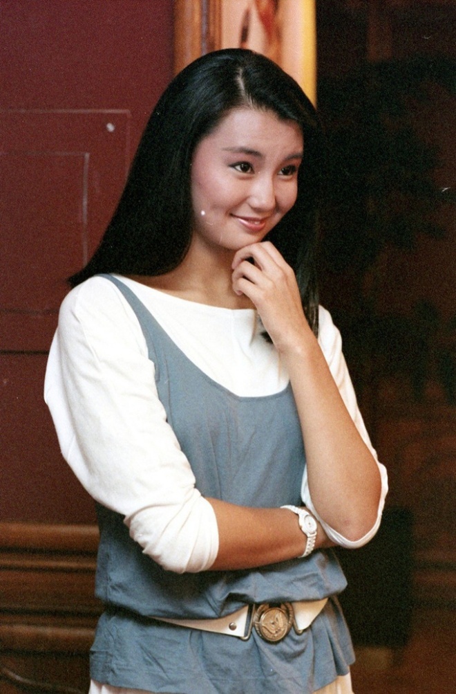 Trương Mạn Ngọc được phát hiện khi đang bán hàng ở hiệu sách.