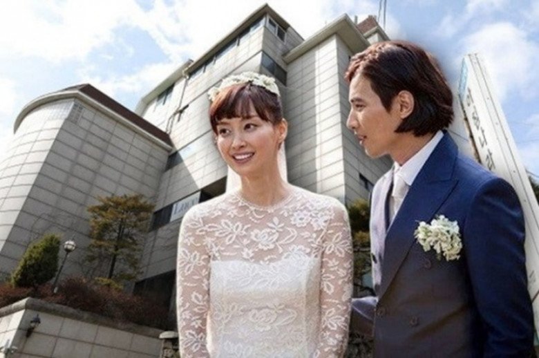 Nhiều người chê Won Bin kẹt xỉ khi tổ chức đám cưới quá đơn giản dù giàu có.