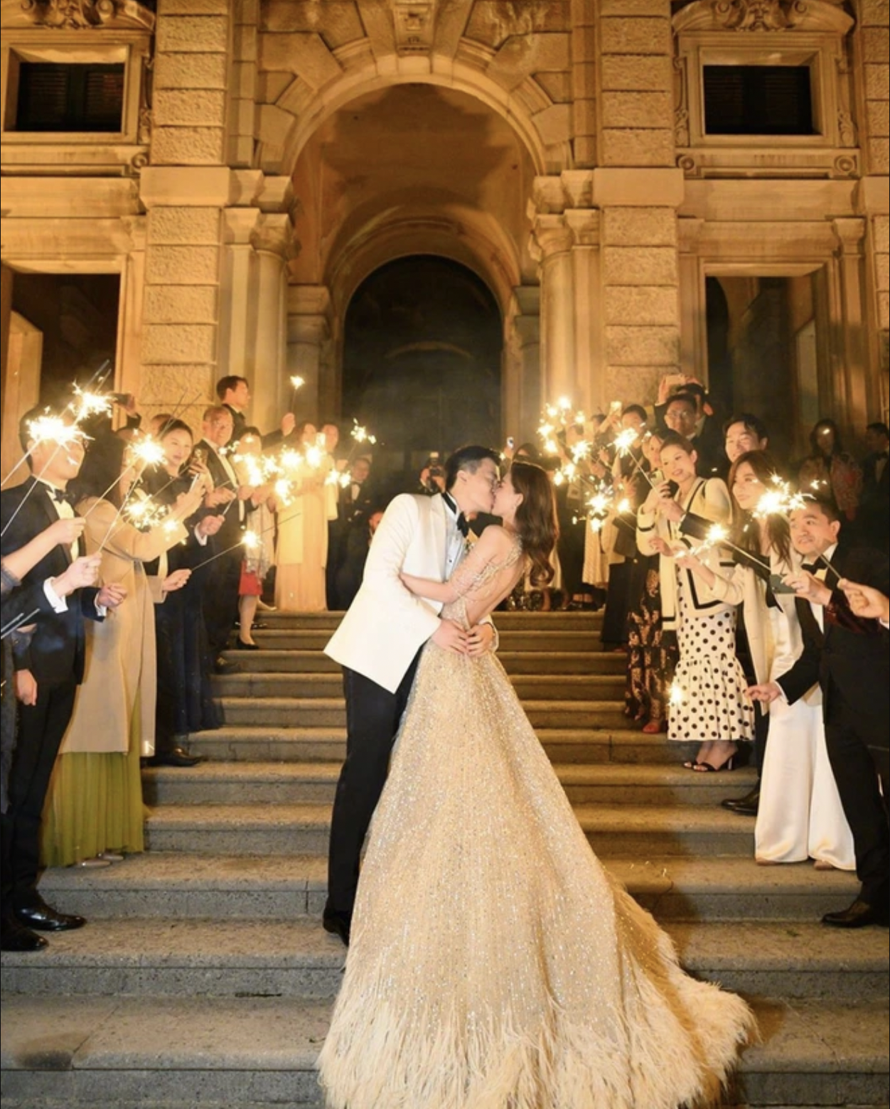 Chân dung thiếu gia gia tộc "giàu có 3 đời": Đám cưới "khủng" với người mẫu, tiệc cưới diễn ra suốt 3 ngày